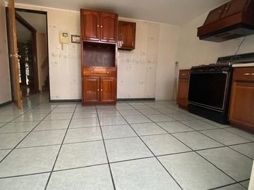 Las Alamedas, Atizapán casa con ampliaciones