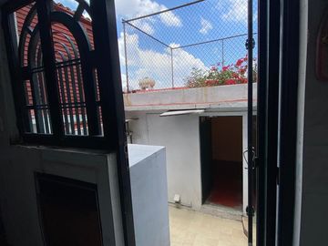 Las Alamedas, Atizapán casa con ampliaciones
