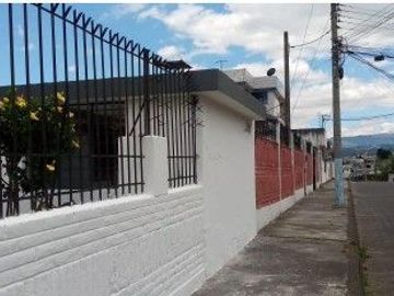 SE VENDE AMPLIA PROPIEDAD COMERCIAL RENTERA SECTOR SANGOLQUÍ - VALLE DE LOS CHILLOS
