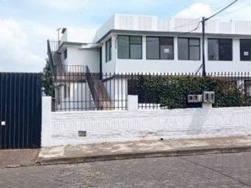 SE VENDE AMPLIA PROPIEDAD COMERCIAL RENTERA SECTOR SANGOLQUÍ - VALLE DE LOS CHILLOS