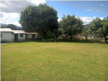 SE VENDE AMPLIA PROPIEDAD COMERCIAL RENTERA SECTOR SANGOLQUÍ - VALLE DE LOS CHILLOS