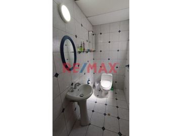 Venta Linda Casa 3 Pisos-La Molina Cerca a la USMP