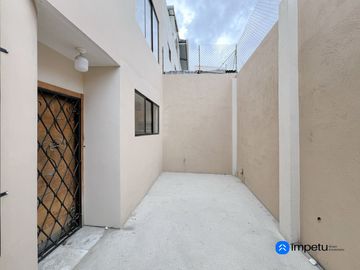 Se vende casa en el Barrio Obrapìa de la ciudad de Loja