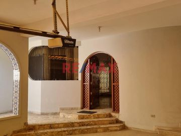 Casa En Venta - Chiclayo.(C.RIVERA)