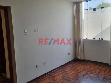Casa En Venta - Chiclayo.(C.RIVERA)