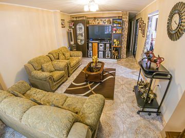SE VENDE CASA EN LOS OLIVOS – 303 m2