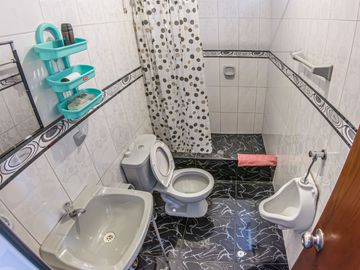 SE VENDE CASA EN LOS OLIVOS – 303 m2