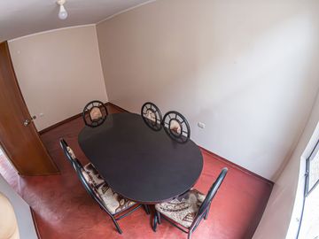 SE VENDE CASA EN LOS OLIVOS – 303 m2