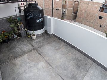 SE VENDE CASA EN LOS OLIVOS – 303 m2
