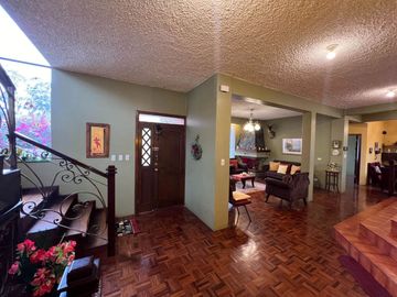 EN VENTA CASA COMERCIAL EN AVENIDA ORDOÑEZ LASSO