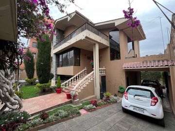 EN VENTA CASA COMERCIAL EN AVENIDA ORDOÑEZ LASSO