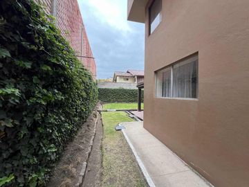 EN VENTA CASA COMERCIAL EN AVENIDA ORDOÑEZ LASSO