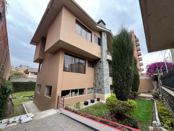 EN VENTA CASA COMERCIAL EN AVENIDA ORDOÑEZ LASSO