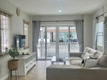 SPACIOUS 2-STOREY HOUSE FOR SALE IN THE URBANA2, CHIANG MAI