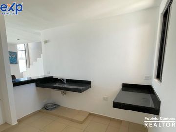 Casa de 2 pisos y 3 recámaras en privada residencial en Conkal Yucatán - Entrega inmediata