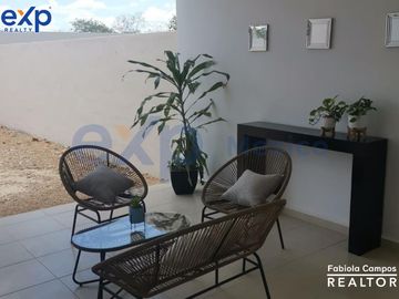 Casa de 2 pisos y 3 recámaras en privada residencial en Conkal Yucatán - Entrega inmediata