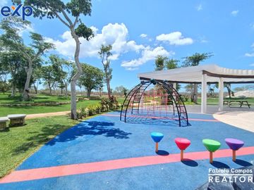 Casa de 2 pisos y 3 recámaras en privada residencial en Conkal Yucatán - Entrega inmediata