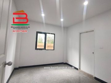 บ้านเดี่ยว หมู่บ้าน ไชโยนาวี ใกล้ BTS แบริ่ง หรือซ.แบริ่ง 39 เนื้อที่ 82.4 ตรว.ถ.สุขุมวิท 107 เขตบางนา