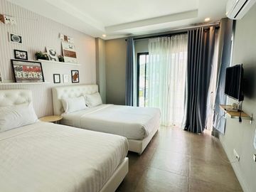 sale pool villa huahin