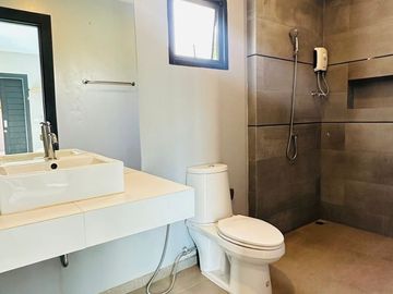sale pool villa huahin