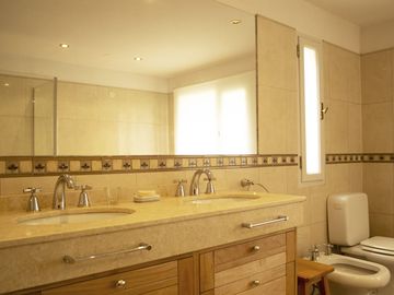 DESTACADA PROPIEDAD EN BARRIO MELIPAL 250m2