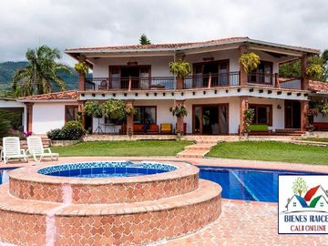 Venta de hermosa Casa Campestre cerca al Lago Calima Darien
