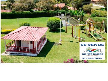 Venta de hermosa Casa Campestre cerca al Lago Calima Darien