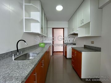 Bello departamento 5to piso vista externa, 3 dorm, 2 estacionamientos y 2 depósitos en Miraflores