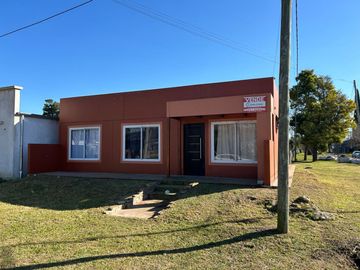 Casa En Esquina 18 Y 29 De Verónica, Partido De Punta Indio.