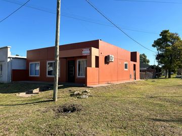 Casa En Esquina 18 Y 29 De Verónica, Partido De Punta Indio.