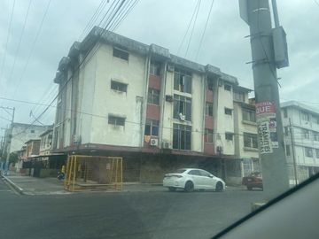 SE VENDE ESPECTACULAR EDIFICIO ESQUINERO