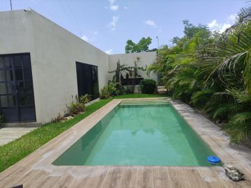 CASA EN VENTA DE UNA PLANTA EN MÉRIDA. KOMCHEN