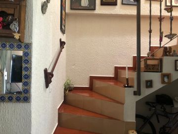 CASA AMPLIADA EN VENTA DENTRO DE FRACC EN SAN MIGUEL CHAPULTEPEC