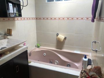 CASA AMPLIADA EN VENTA DENTRO DE FRACC EN SAN MIGUEL CHAPULTEPEC