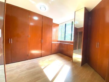 SUPER DEPARTAMENTO DE 2 PISOS CON 3 RECAMARAS EN JARDINES DE LA MONTAÑA