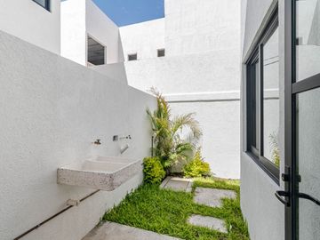 CASA CON ALBERCA, ASADOR Y JARDIN EN VENTA AL SUR DE CUERNAVACA