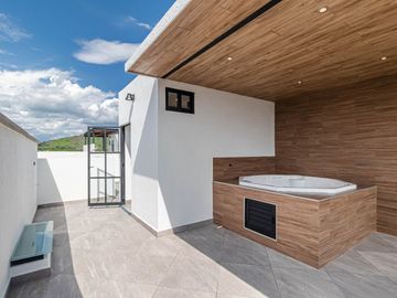 CASA CON ALBERCA, ASADOR Y JARDIN EN VENTA AL SUR DE CUERNAVACA