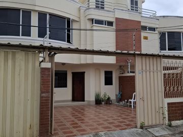 Casa en Venta con Terraza en Portoviejo Manabi