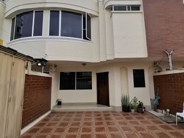 Casa en Venta con Terraza en Portoviejo Manabi
