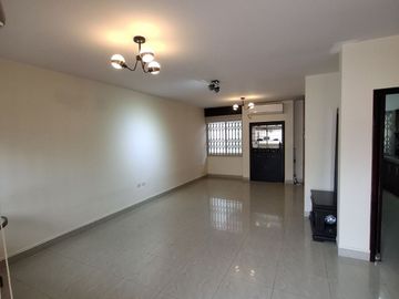 Casa en Venta con Terraza en Portoviejo Manabi