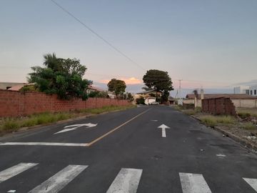 En Venta Lote de 1.418 metros con amplia casa en Brisas del Mar Salinas, Ecuador