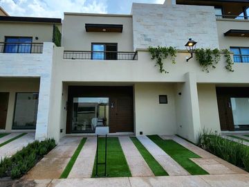 CASA SHARLENE EN CORREGIDORA
