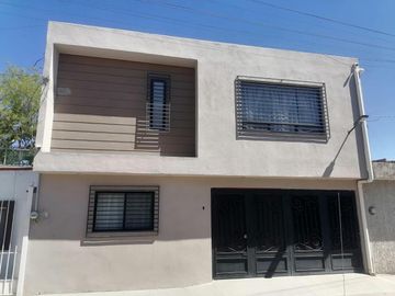 Venta Casa en Mariano Matamoros, Barrio de Santiago Muy Amplia!