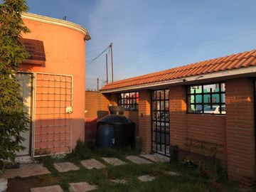 Casa en venta con terreno excedente, en fraccionamiento tuzos al sur de pachuca