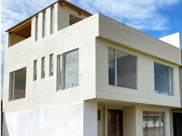 SE VENDE LINDA CASA DE ESTRENO SECTOR JATUMPUNGO, SANGOLQUI - VALLE DE LOS CHILLOS