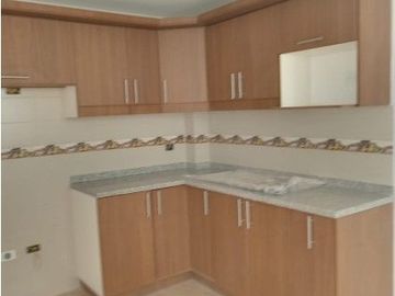 SE VENDE LINDA CASA DE ESTRENO SECTOR JATUMPUNGO, SANGOLQUI - VALLE DE LOS CHILLOS