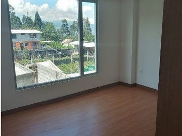 SE VENDE LINDA CASA DE ESTRENO SECTOR JATUMPUNGO, SANGOLQUI - VALLE DE LOS CHILLOS