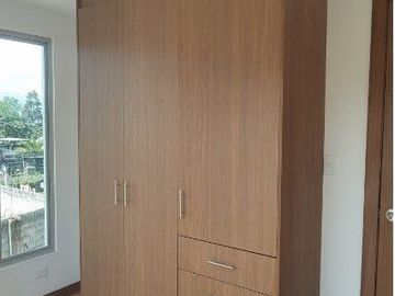 SE VENDE LINDA CASA DE ESTRENO SECTOR JATUMPUNGO, SANGOLQUI - VALLE DE LOS CHILLOS