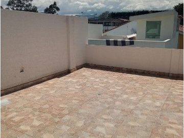SE VENDE LINDA CASA DE ESTRENO SECTOR JATUMPUNGO, SANGOLQUI - VALLE DE LOS CHILLOS