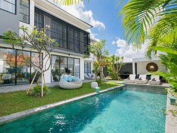 4-Bedroom Luxury Villa Walking Distance to Berawa Beach